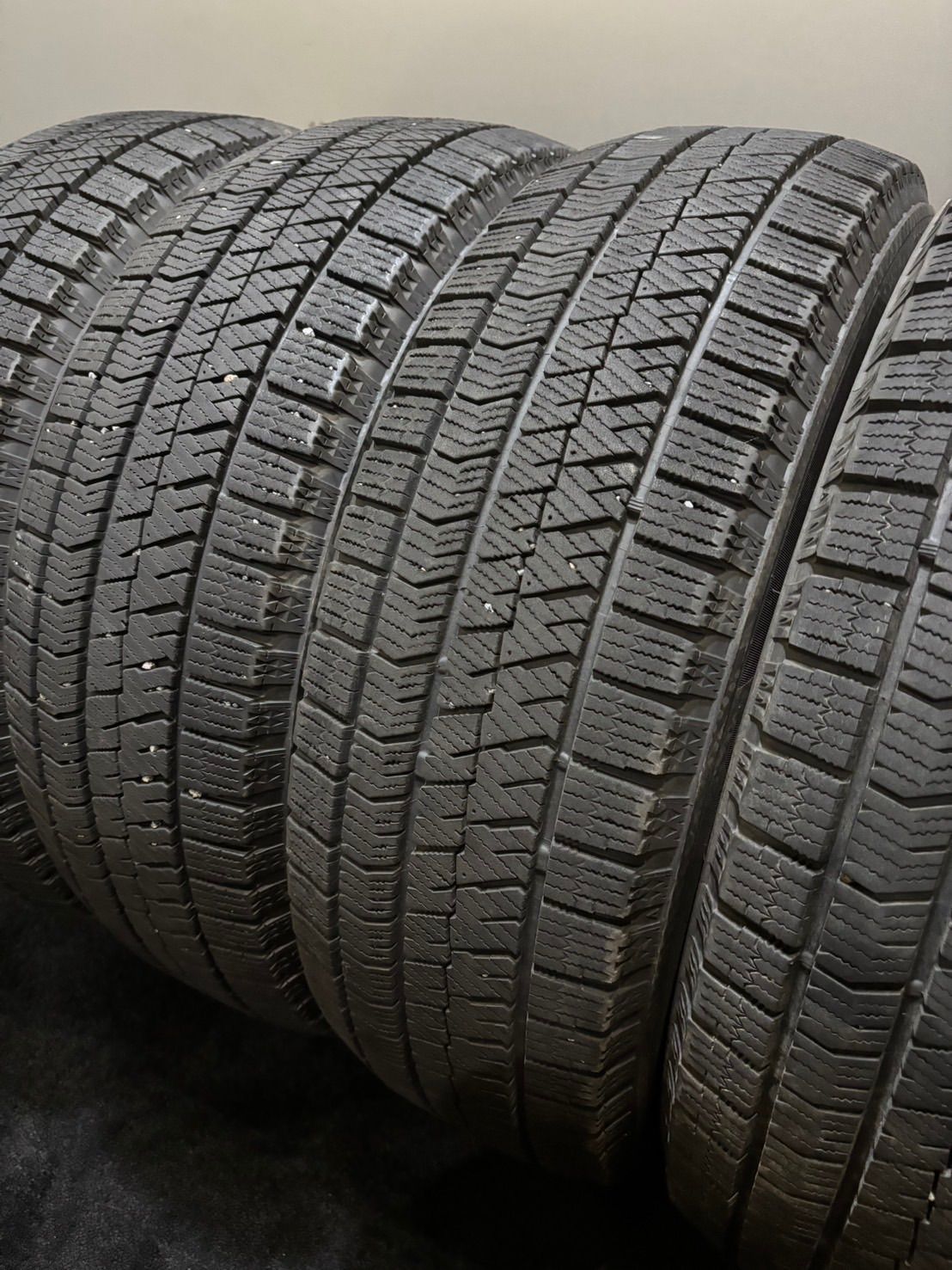 ブリヂストン スタッドレスタイヤ　バリ溝195/65R15 ノア ヴォクシー等 バリ溝】ブリヂストン ブリザック VRX3 195/65R15 4本セット