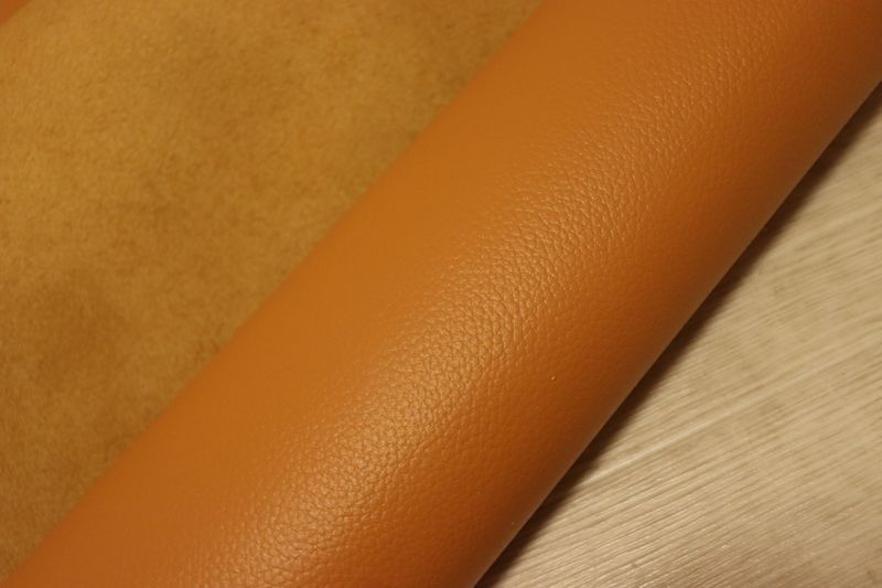 オレンジ 230ds クロム革 牛革 国産 レザー 顔料仕上げ はぎれ 一枚革 レザークラフト 革 皮 本革 diy 生地 材料