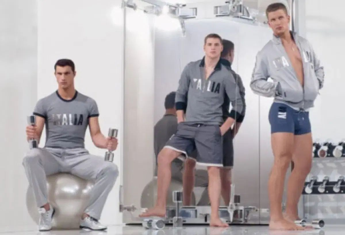 DOLCEu0026GABBANA キッズ　白シャツ　ドルガバ DOLCEu0026GABBANA キッズ Tシャツ 100 cm 3歳 ドルガバ 半袖