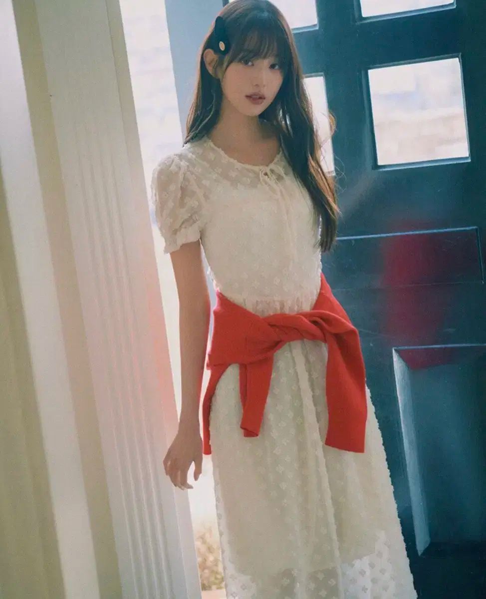 【ROLAROLA】★送料・関税込★花シャーリングワンピース ROLAROLA(ロラロラ) フラワー シャーリング ワンピース - メルカリ