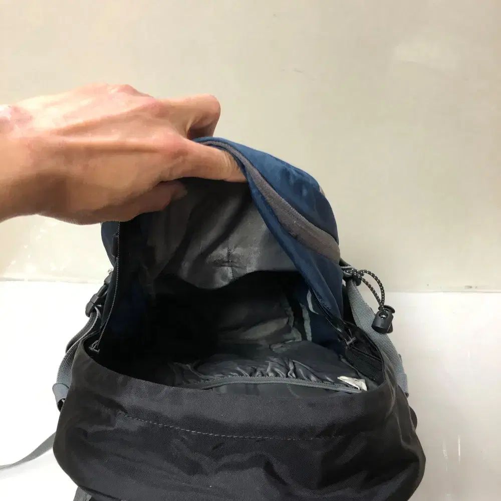 リュックサック 28L