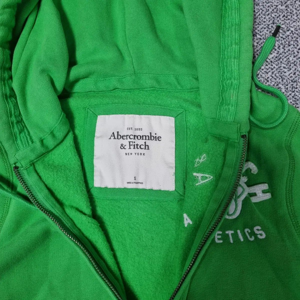  Abercrombie アバクロンビー ピーチ ブルドッグ ジップアップパーカー フード付き パーカー トップス