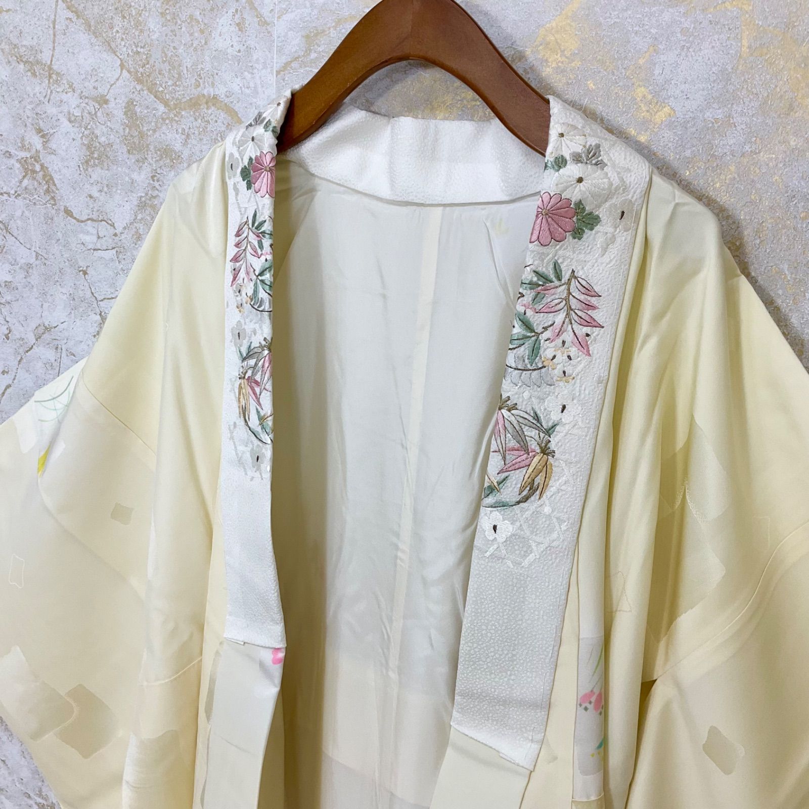 one◆ 同然◆長襦袢◆仕付け糸付き◆袷◆刺繍半衿付◆裄長◆パステルイエロー◆裄68肩丈128◆小紋紬附下訪問着留袖袷単衣夏着物◆K1177