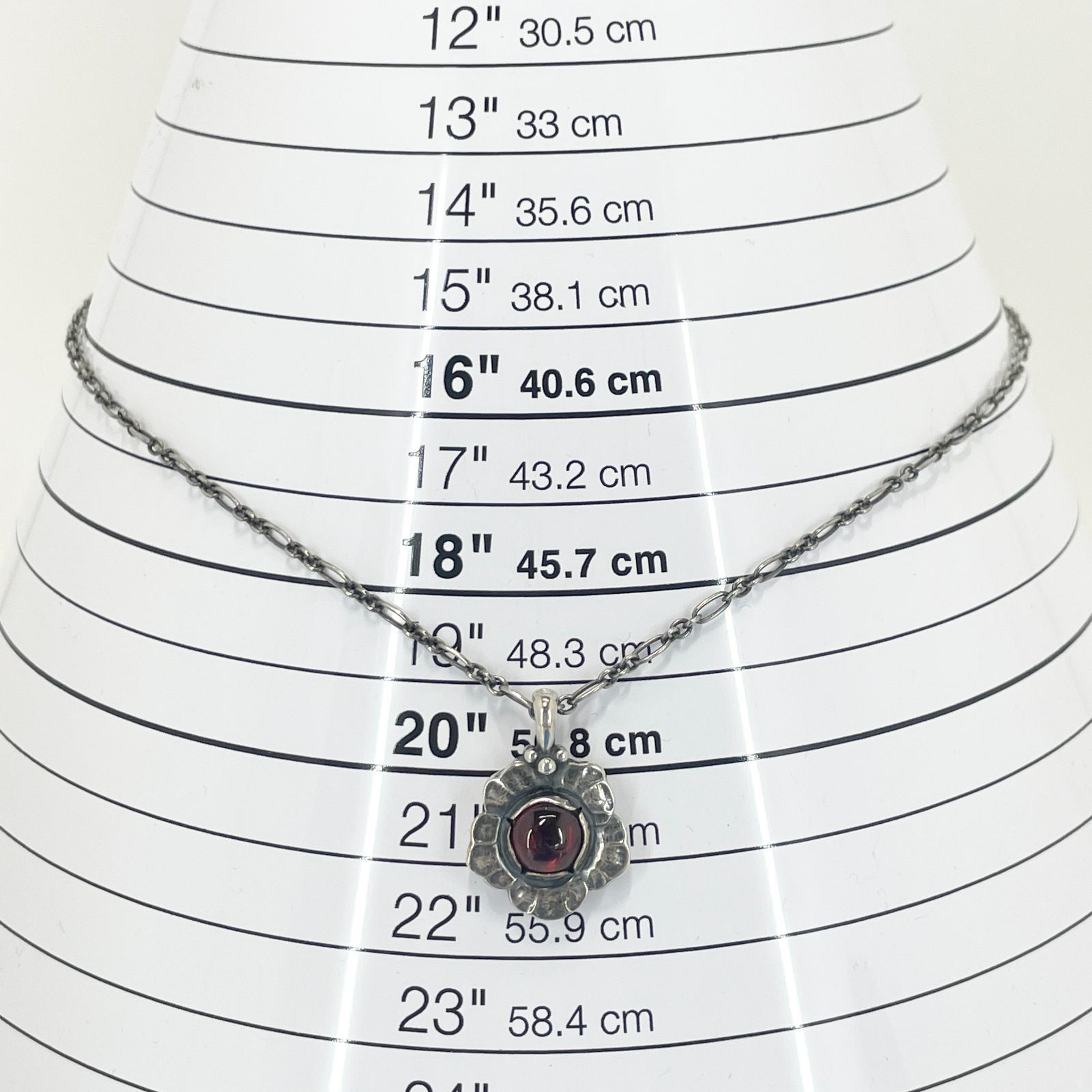 ジョージジェンセン 2002 ガーネット ネックレス   ジョージジェンセン シルバーフラワー ガーネット 2002 ネックレス