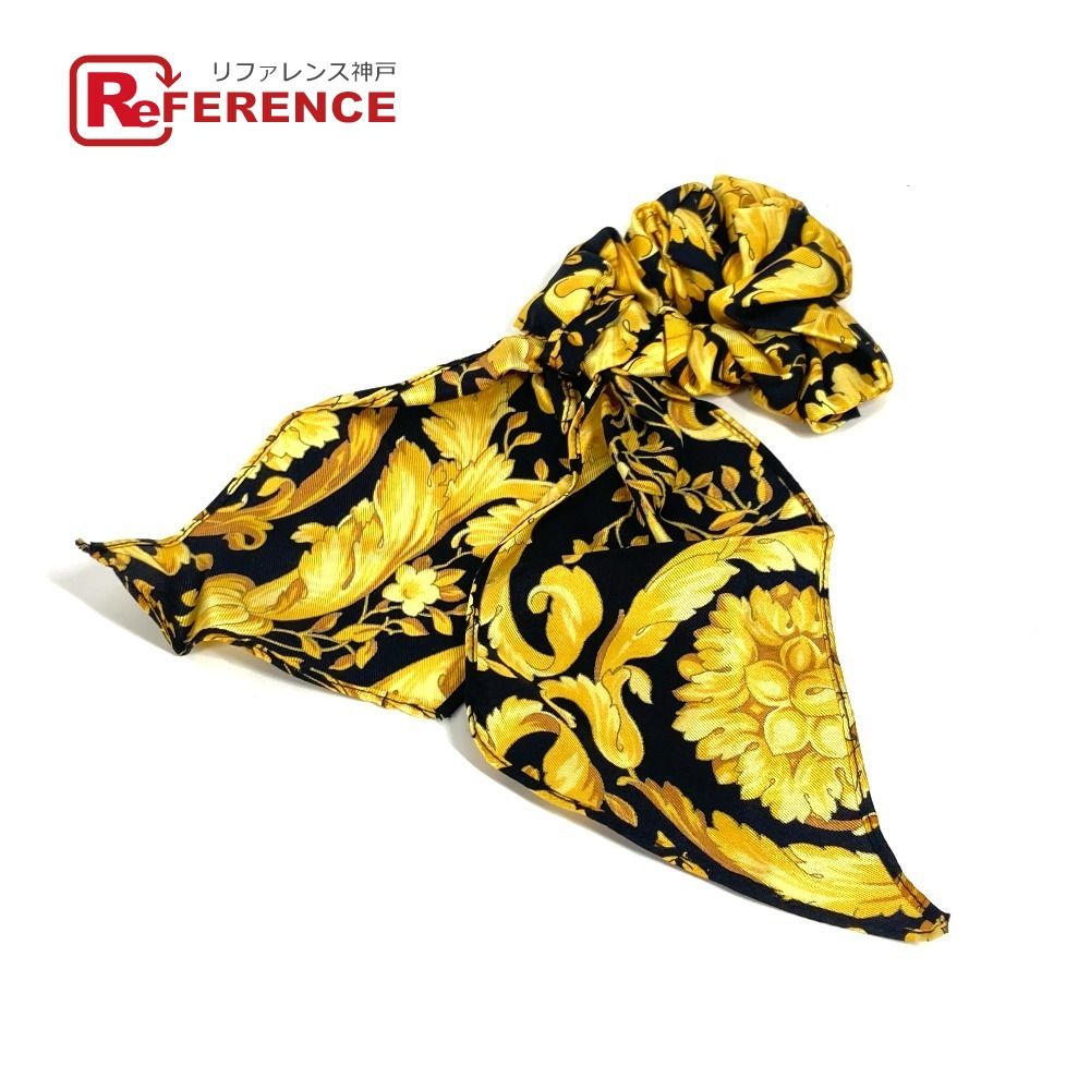 け*い様 メルカリ最安値　VERSACE ヴェルサーチ グレカ ロゴピアス VERSACE ヴェルサーチ シュシュ グレカ ロゴ シルク イエロー - メルカリ