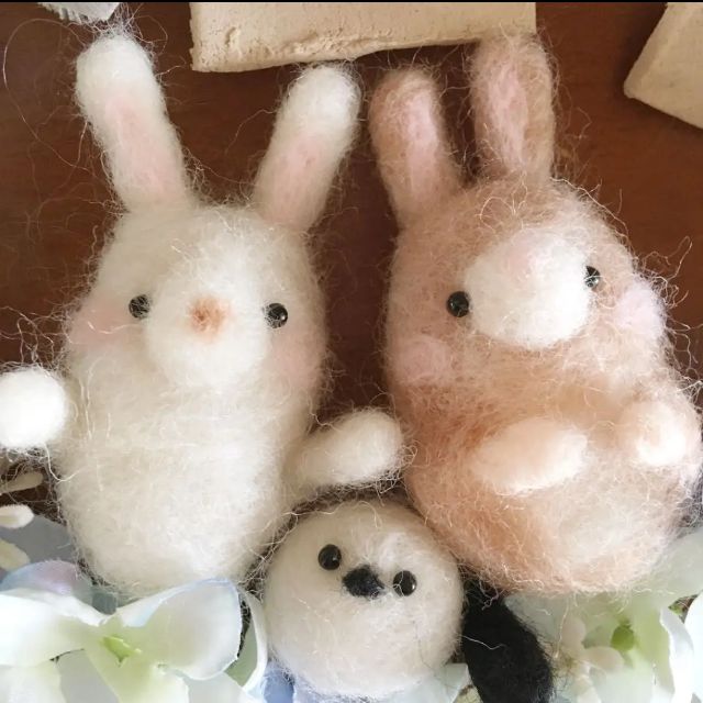 ハンドメイド 羊毛フェルト うさぎ シマエナガ アイスブルーリース