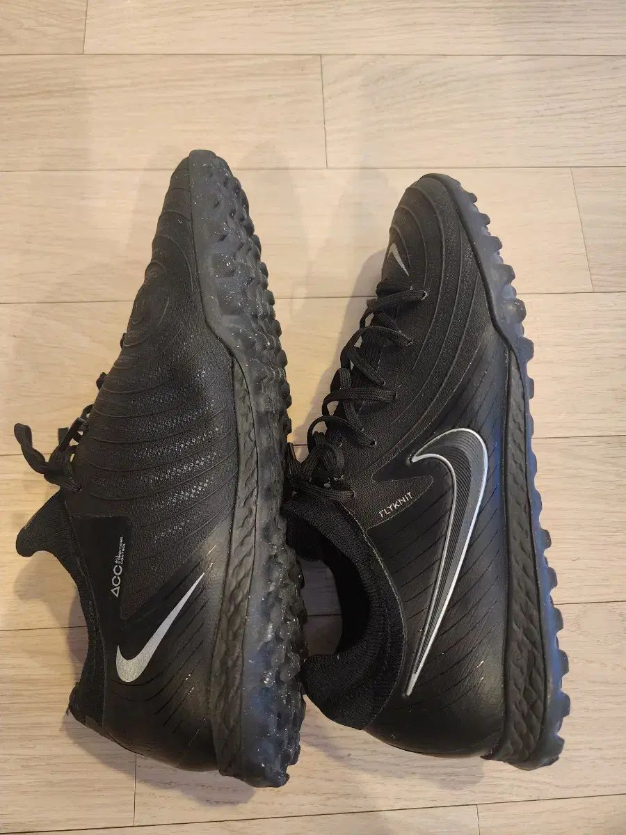 Nike サッカーシューズ ゴールド/ブラック　phantom NIKE ナイキ ファントム GT2 アカデミー TF(ブラック×ゴールド