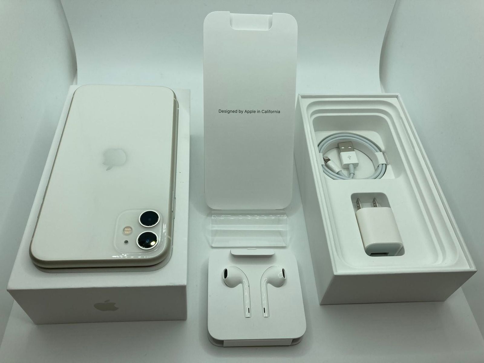 美品 iPhone 11 256GB ホワイト 付属品完備、