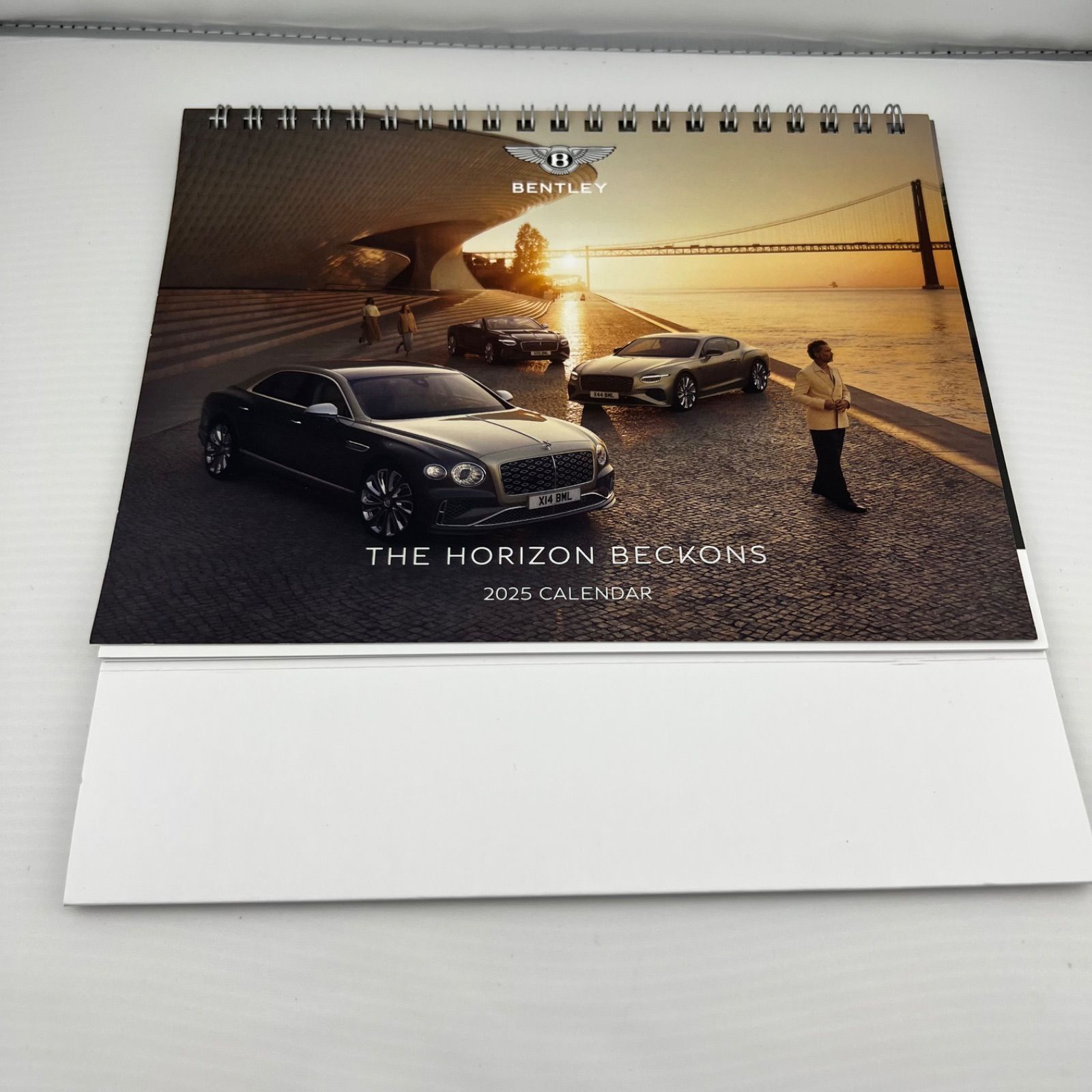 BENTLEY（ベントレー） 写真立て BENTLEY ベントレー 2025年 卓上カレンダー - メルカリ