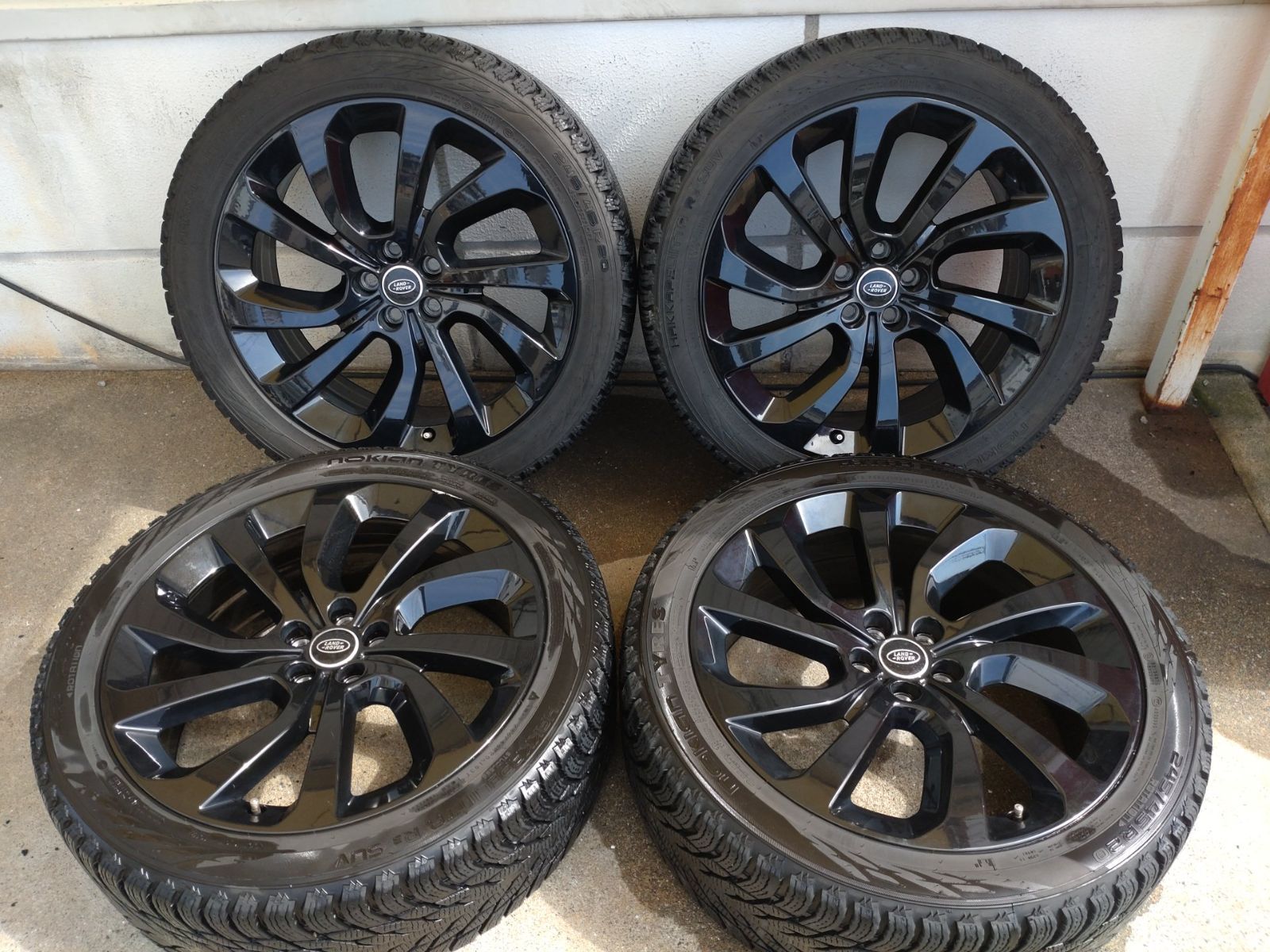 ランドローバー ディスカバリー スポーツ 純正20インチ 8J 40 108-5H ＆ ノキアン ハッカペリッタR3SUV 245 45R20 4本セット