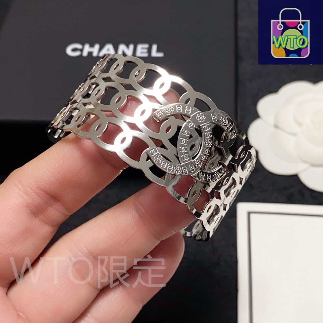 今日特価】CHANEL シャネル 新モデル ダブル C 透かし編み幅広