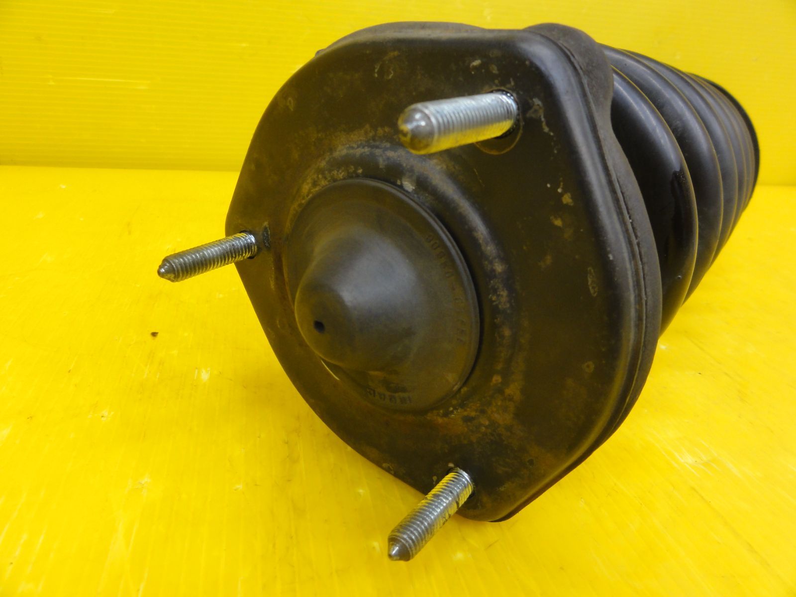 平成13年車 トヨタ JCG10 プログレ 左 前 フロント ストラット 純正 F30658 FFCRYSTALESIA_COM