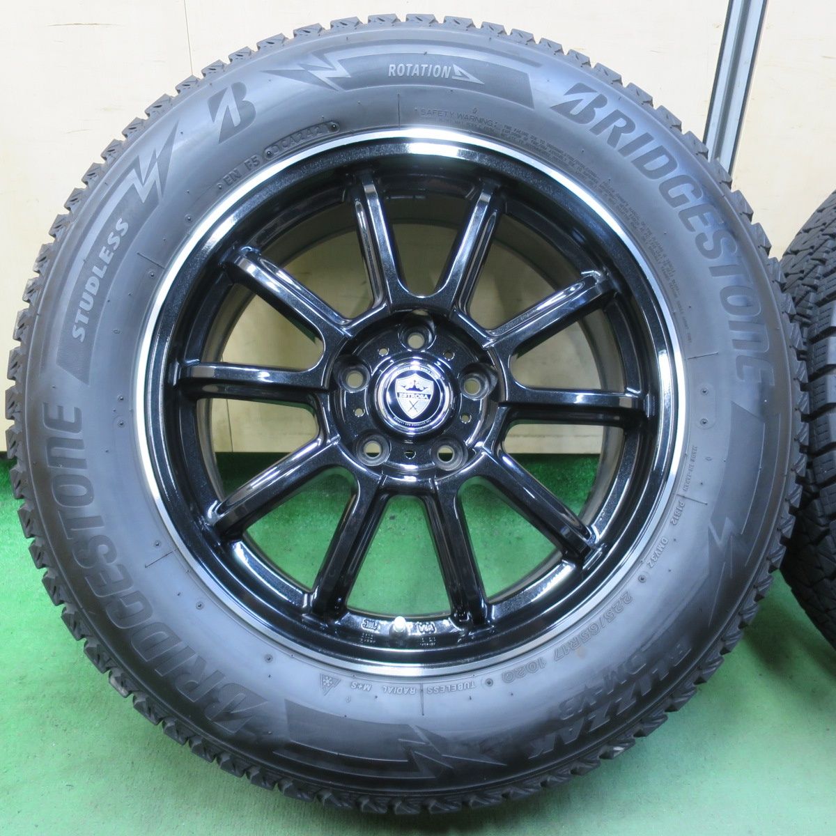 バリ溝 21年 キレイ 9分 スタッドレス 225|65R17 ブリヂストン ブリザック DM-V3 ESTROSA エステローザ 17インチ PCD114.3|5H 5100911イス