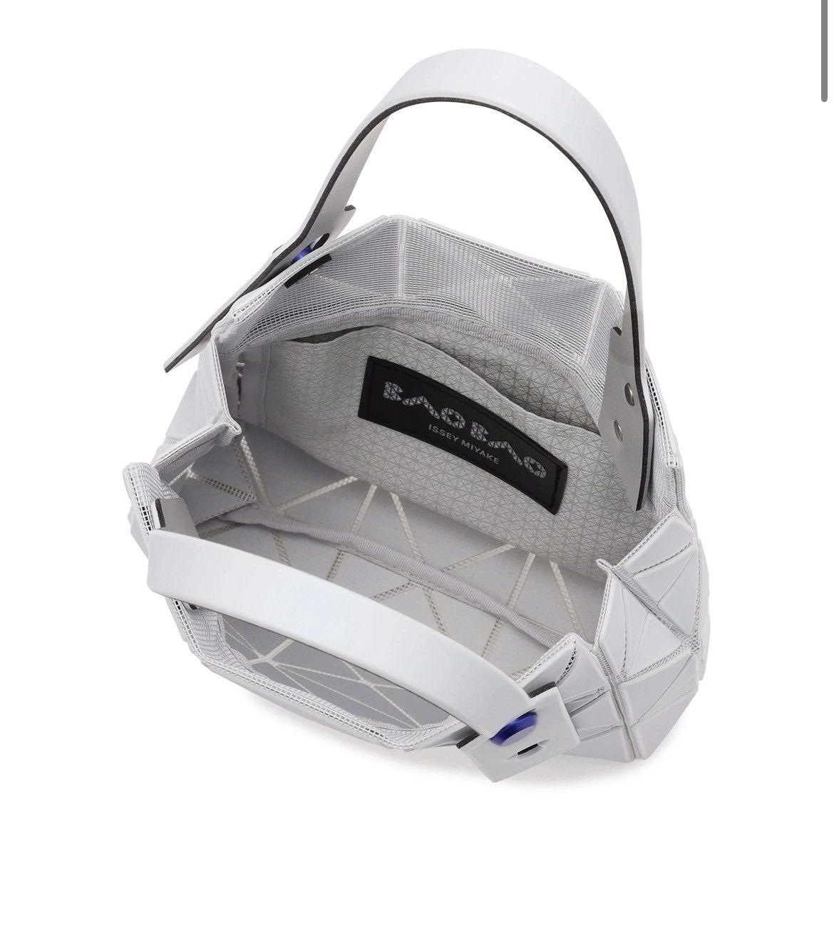 CARAT – isseymiyake.com