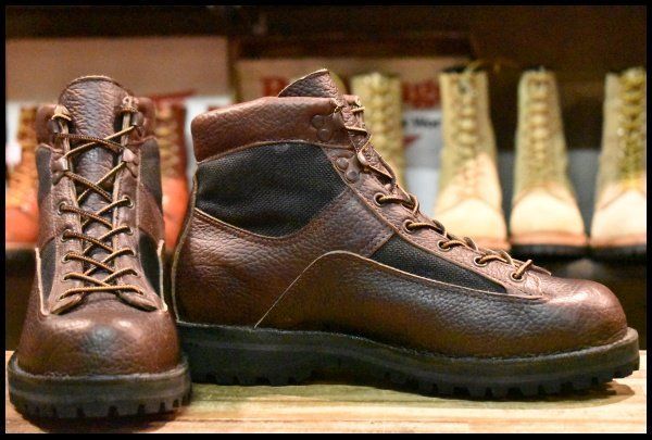 黒タグ Danner