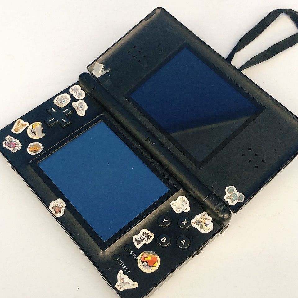 ニンテンドーDS liteジェットブラック+ソフト8本セット DS Lite ジェットブラック ニンテンドーDS liteジェットブラック+