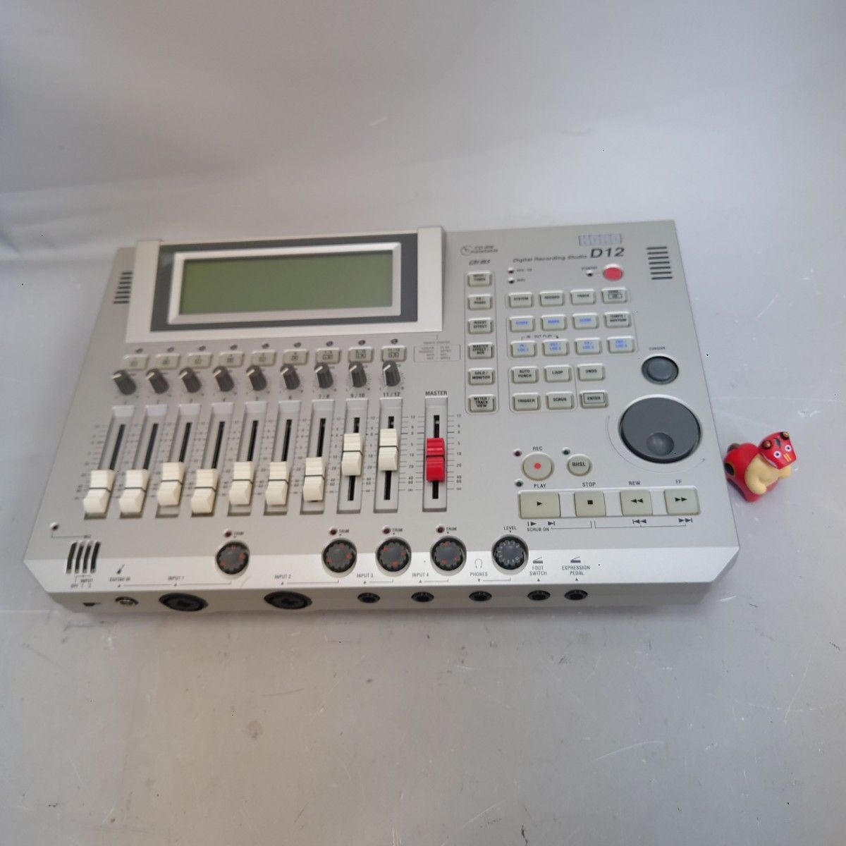 KORG D12 マルチトラックレコーダー 2001-07-korgd12-1-
