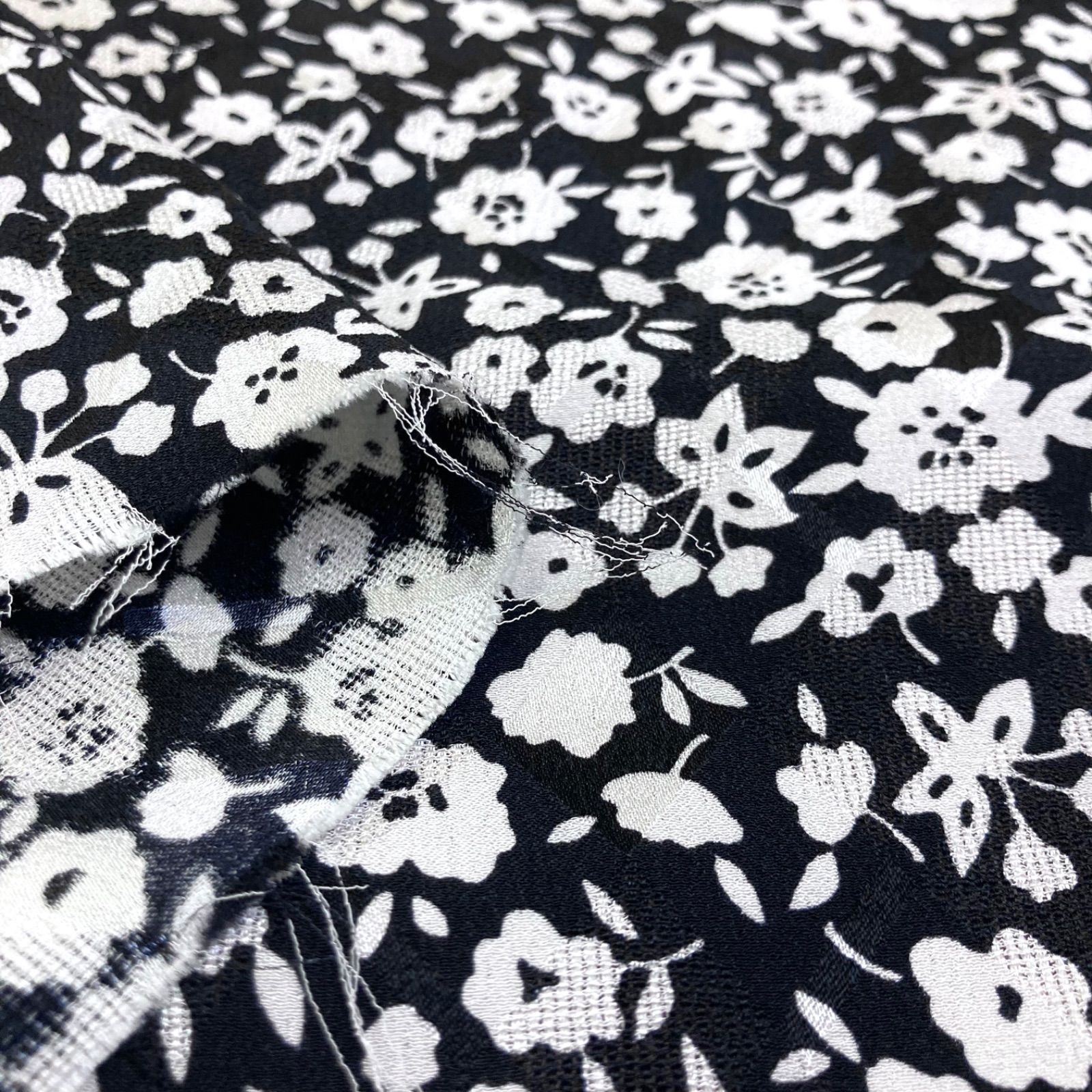 【#1191】花柄高級シルクプリント生地 約150 | シルク サテン 生地 花柄の反物プリントサテン生地 幅150cmで