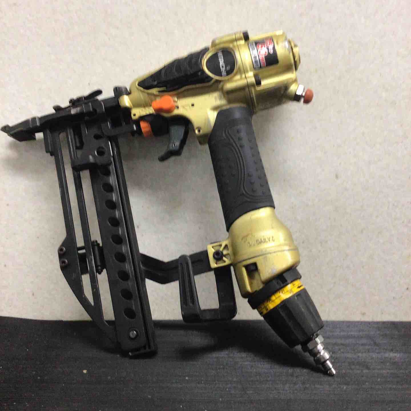 ☆ハイコーキ(HIKOKI ※旧:日立工機) 高圧フロアタッカ N5004HMF