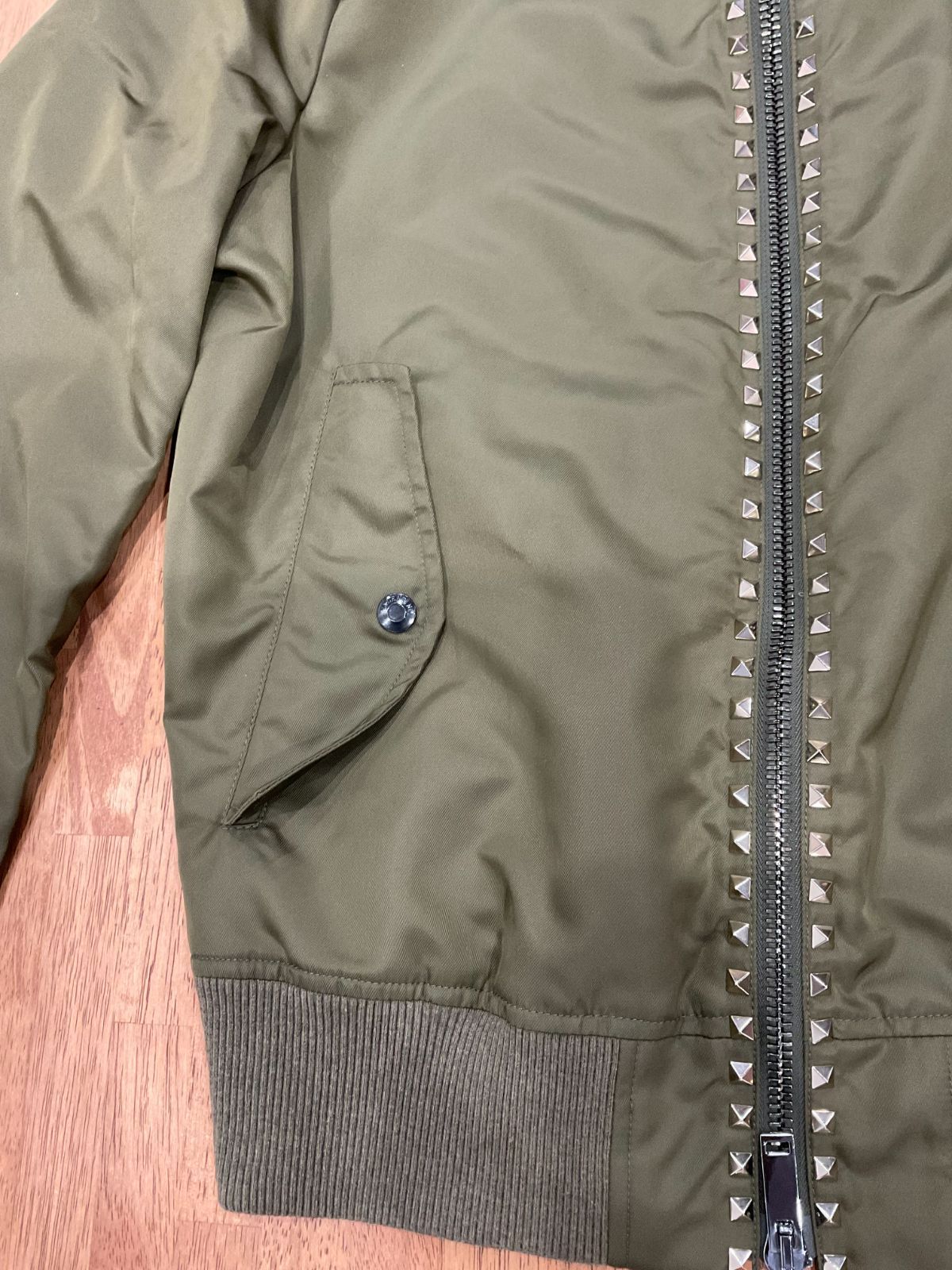 ヴァレンティノ スタッズ