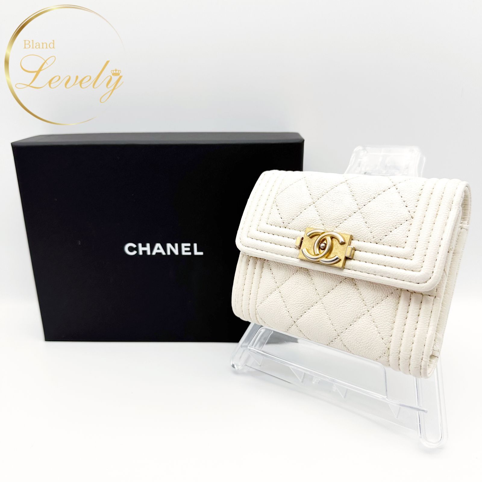 CHANEL ボーイシャネル キャビアスキン マトラッセ 三つ折り財布