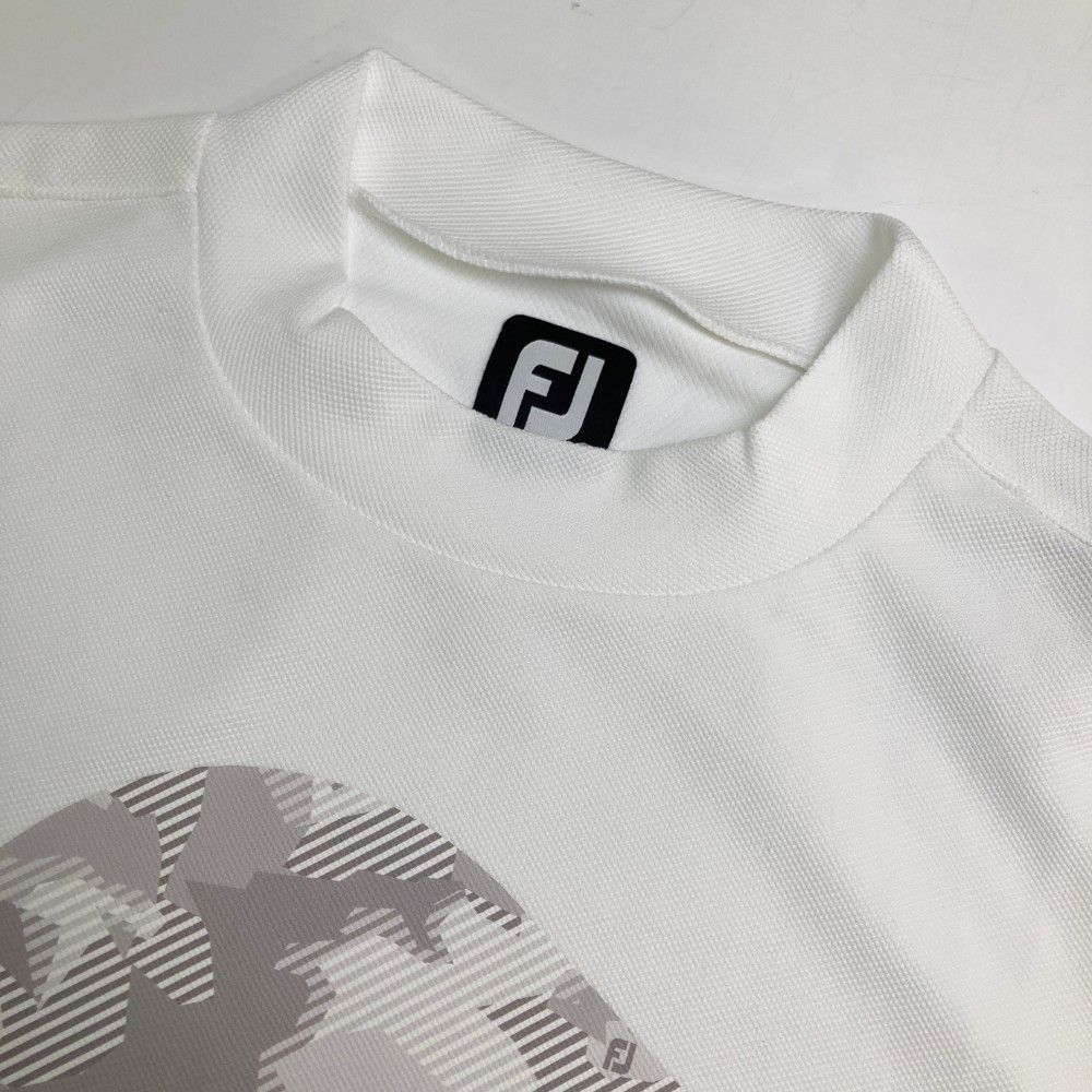 サイズ：XL FOOT JOY フットジョイ 2024年モデル ハイネック半袖Tシャツ ビッグロゴ  ホワイト系 [240101435013] ゴルフウェア メンズ ストスト サイズ：XL FOOT JOY フットジョイ 2024年モデル ハイネック半袖
