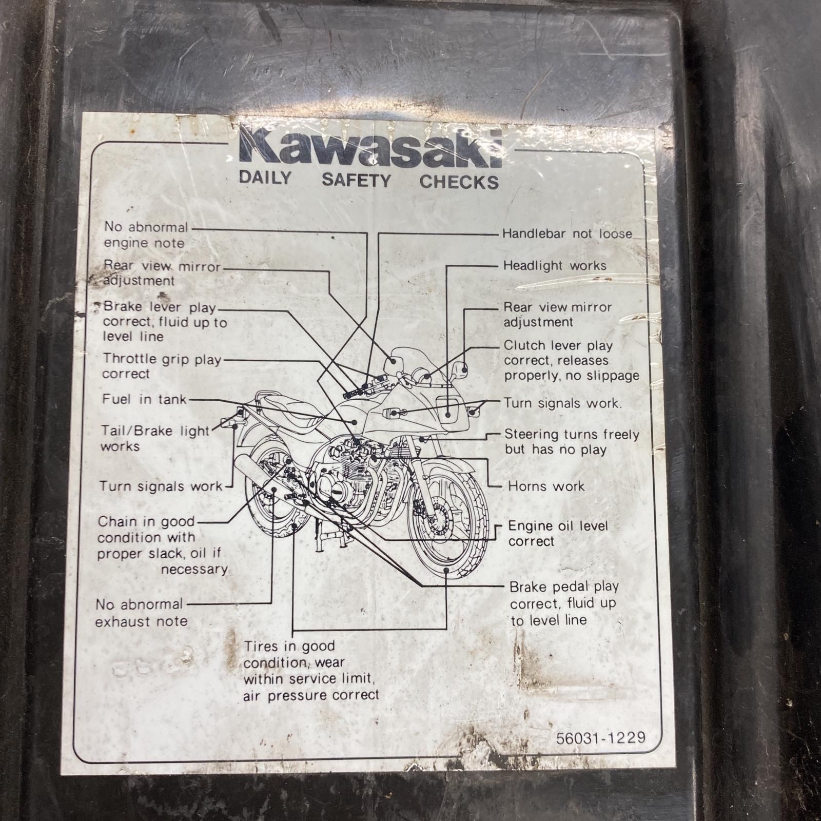 Kawasaki GPz750 F シート KAWASAKI カワサキ GPZ750F 黒タックロール バイクシート張替え