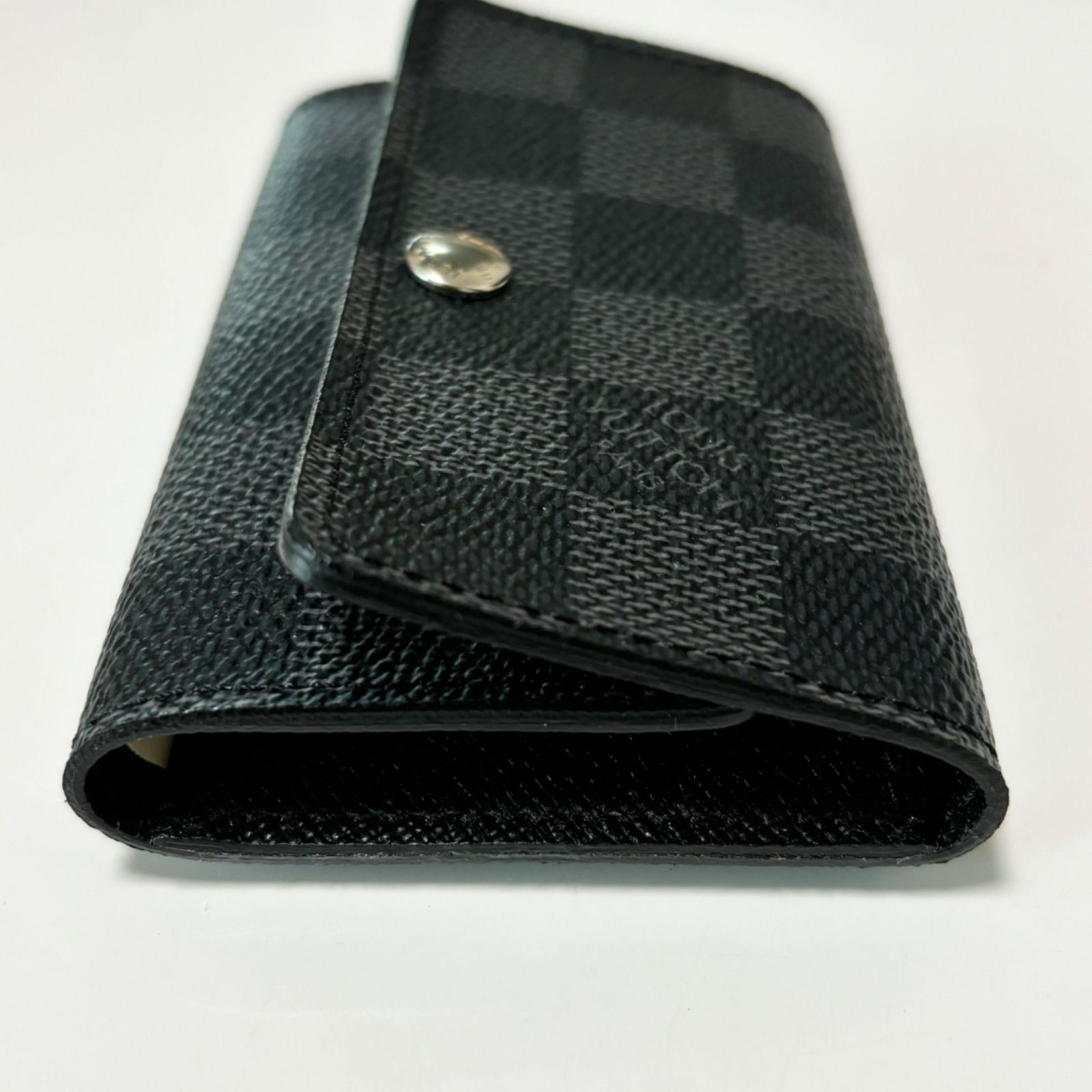 ルイヴィトン　4連　キーケース　タイガ　黒　ブラック ルイヴィトン キーケース 4連 黒 ブラック タイガシリーズ LOUIS