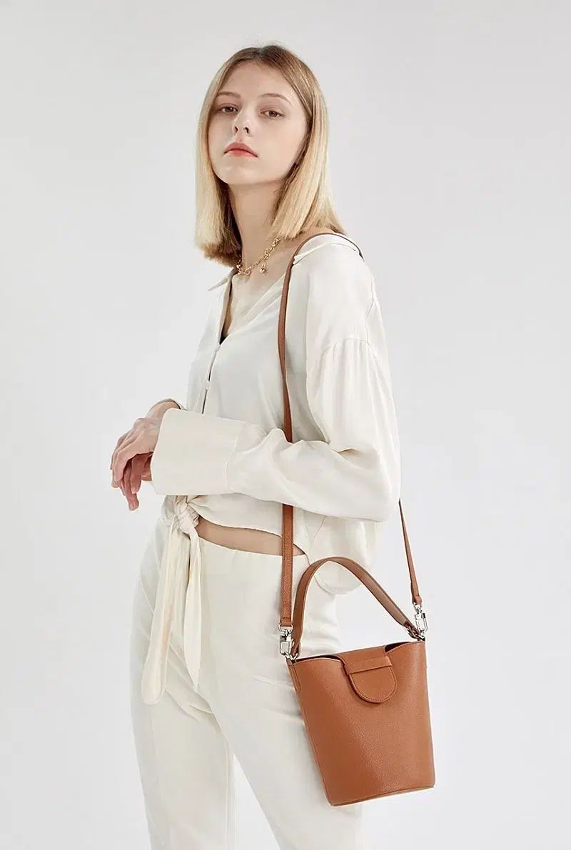 戻ってきました バケット クロスショルダー