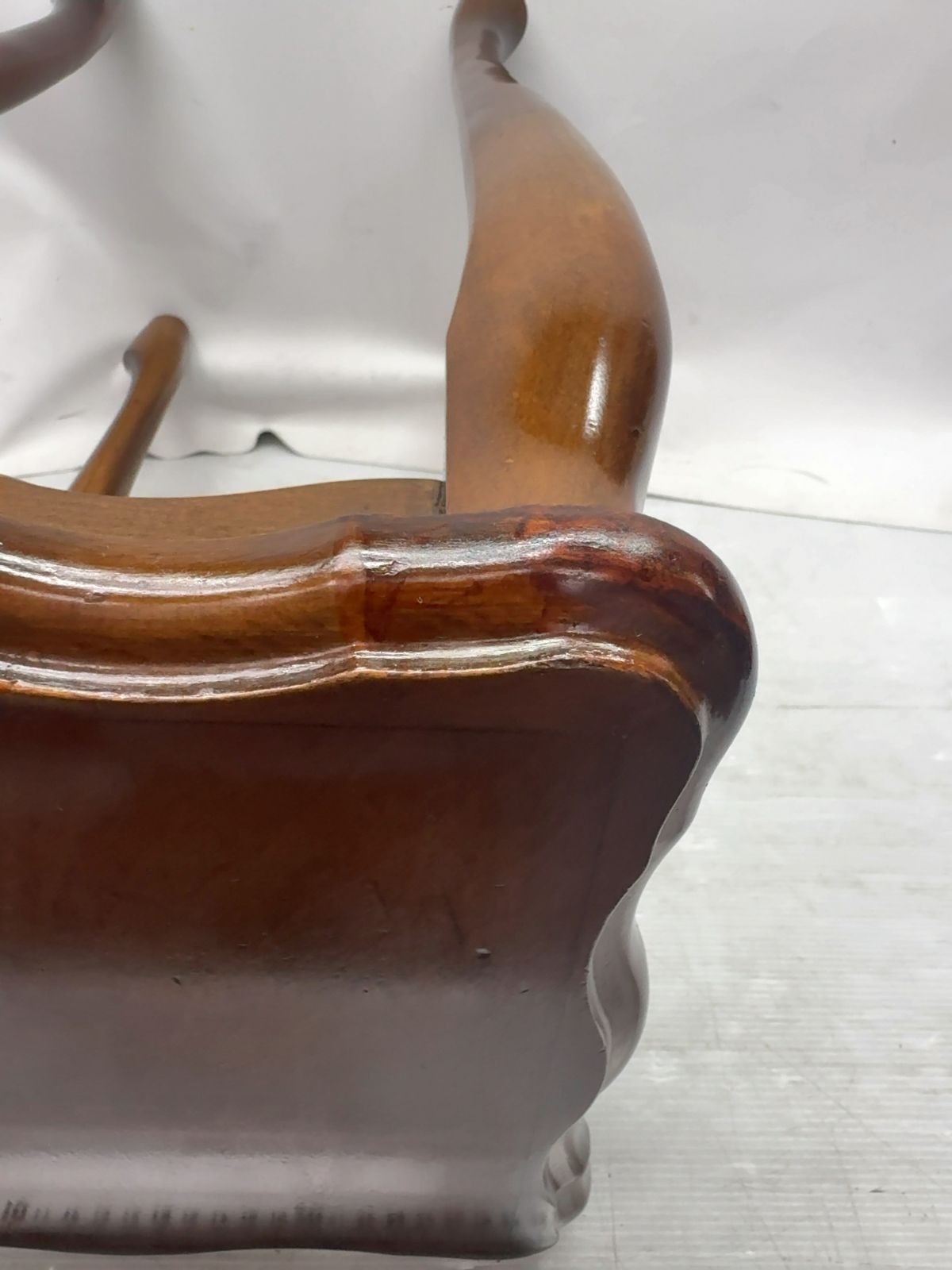 サイドテーブル