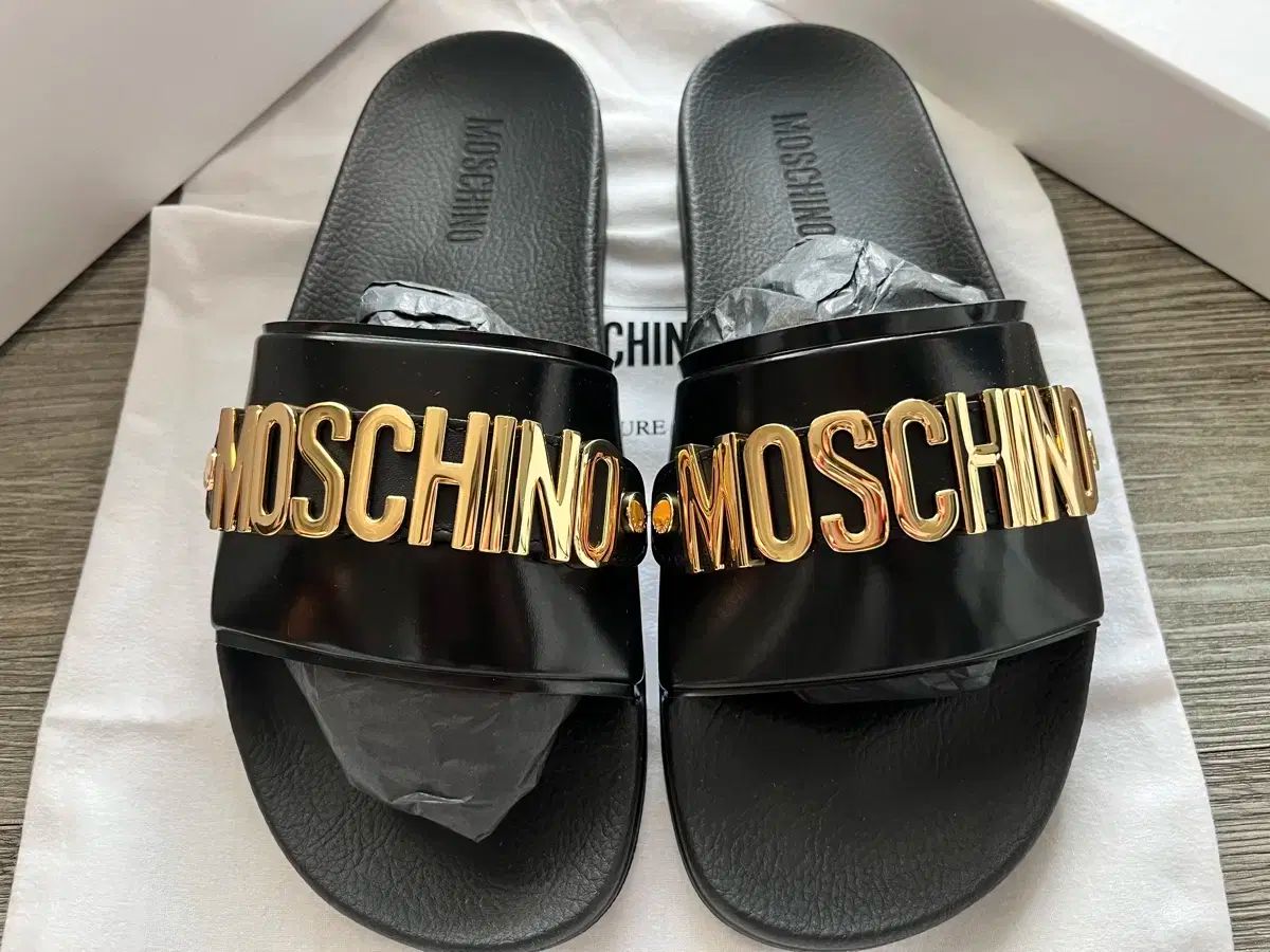  モスキーノ ブラック スリッパ 41 サンダル サンダル