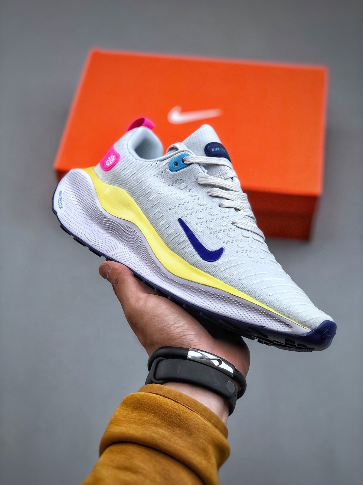 新品未使用 NIKE REACTX INFINITY RUN 4 DR2665-009 ナイキ NIKE インフィニティ ラン フォトンダスト/ホワイト/サターンゴールド/ディープロイヤルブルー