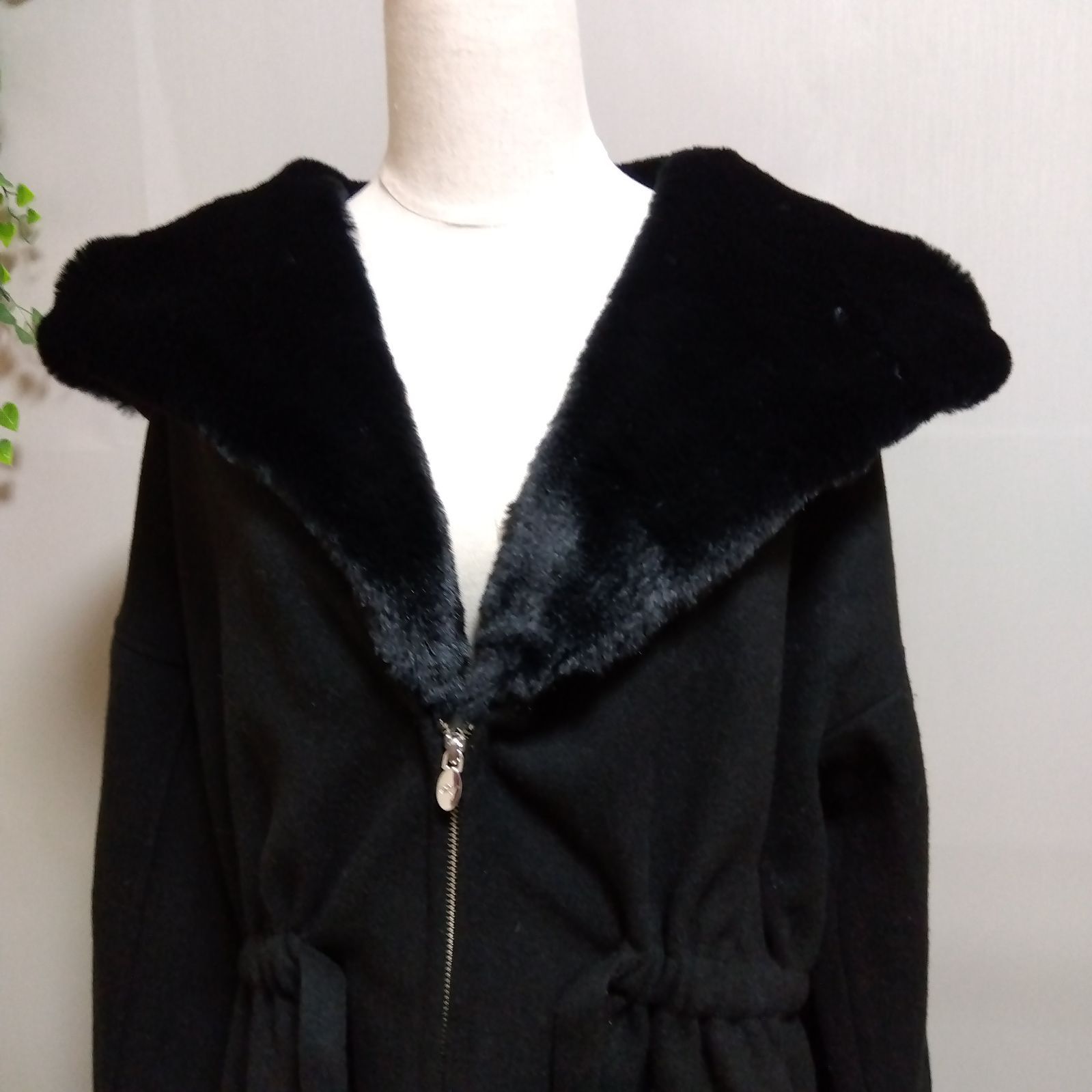 ミシェルマカロン　ウエストリボンコート ファー ブラック XS サイズ ミシェルマカロン ウエストリボンコート ファー ブラック フリーサイズ