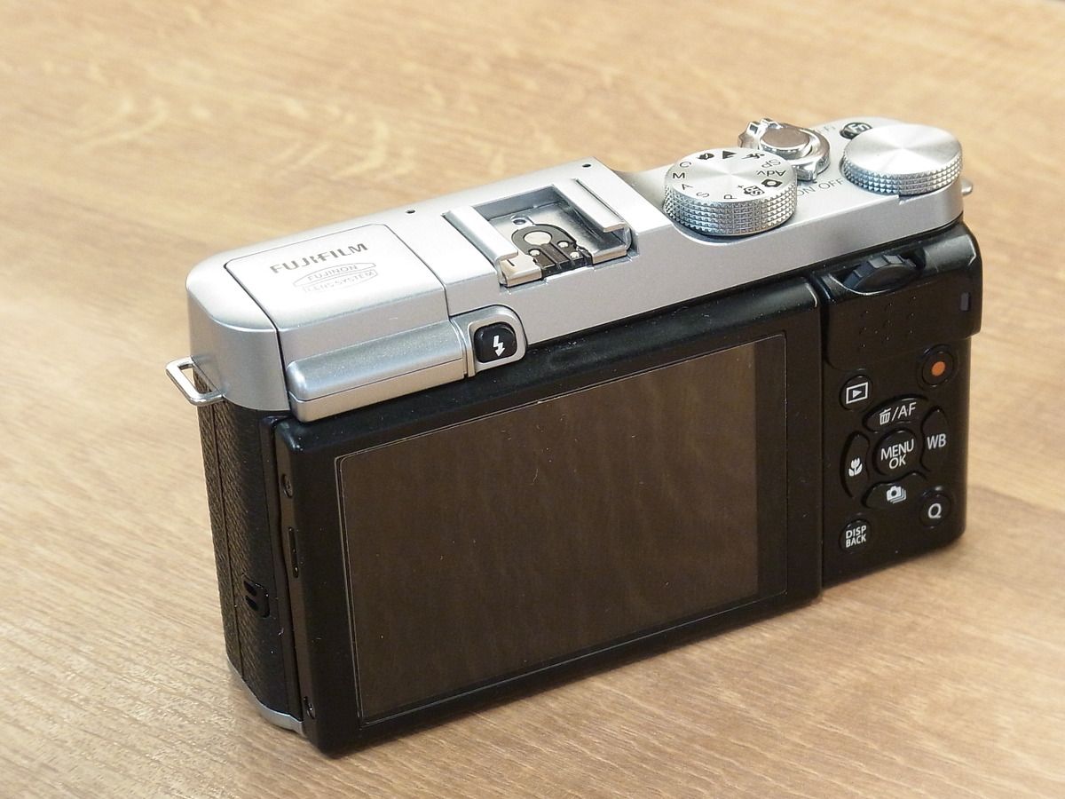 フジフイルム X-M1 ボディ シルバー