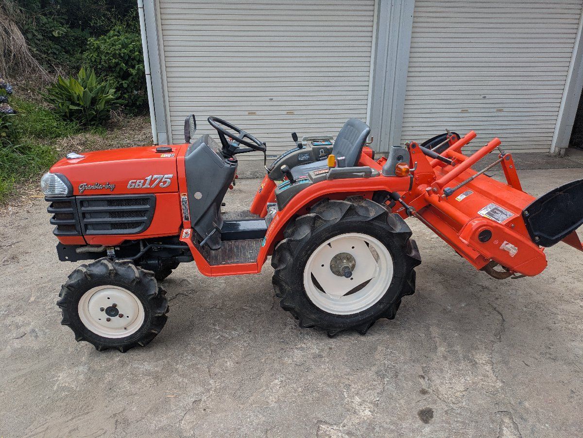 鹿児島発　クボタ　18馬力　ディーゼルトラクターGB１８　モンローオート　多少訳アリ 鹿児島発 クボタ 18馬力 ディーゼルトラクターGB18 自動水平 オート