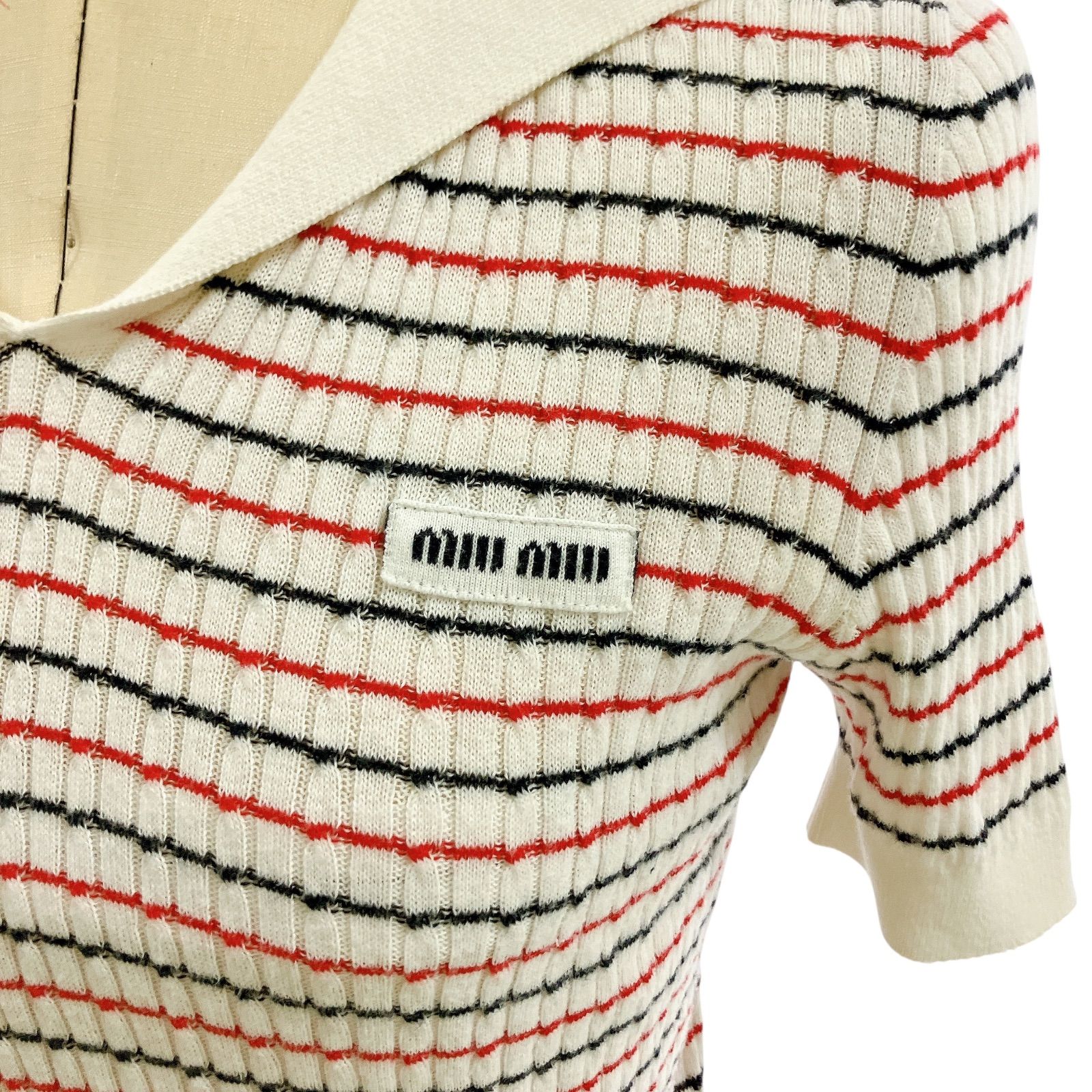 お値下げ最終価格！美品！miumiu デザイン ニット 半袖 グレー 40サイズ HI1 miu miu ミュウミュウ ボーダーニット 半袖ニット 40