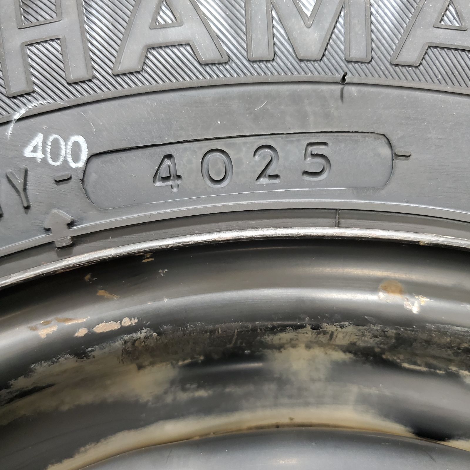 スタッドレスタイヤ