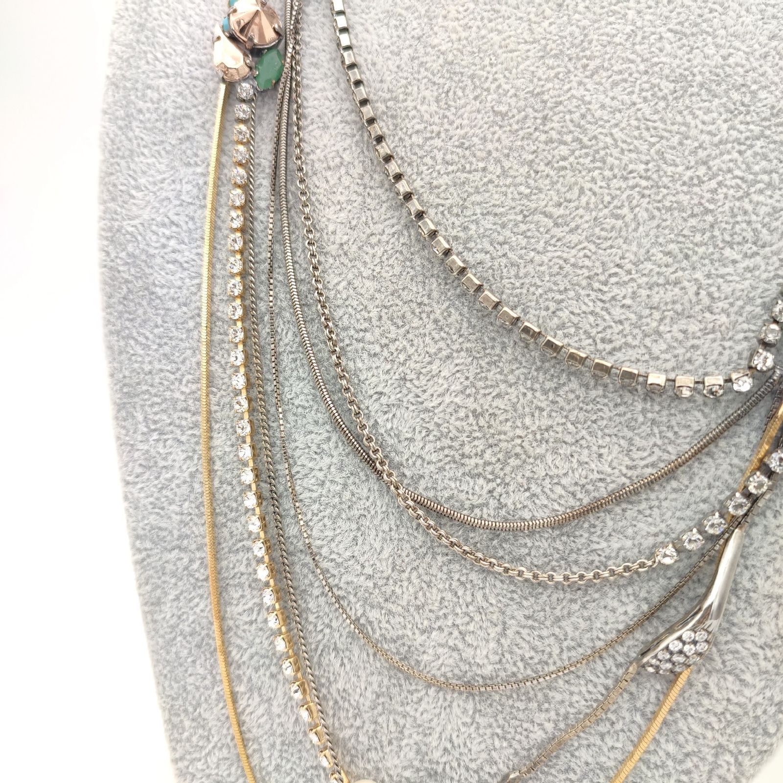 美品IOSSELLIANI イオッセリアーニ アシンメトリーロングネックレス 美品IOSSELLIANI イオッセリアーニ アシンメトリーロングネックレス