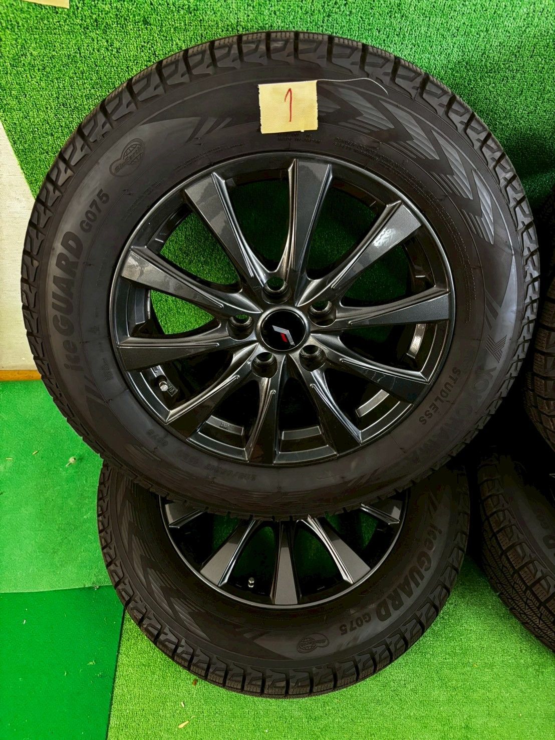 トヨタ アルファード スタッドレスタイヤ 4本セット 225/65/17