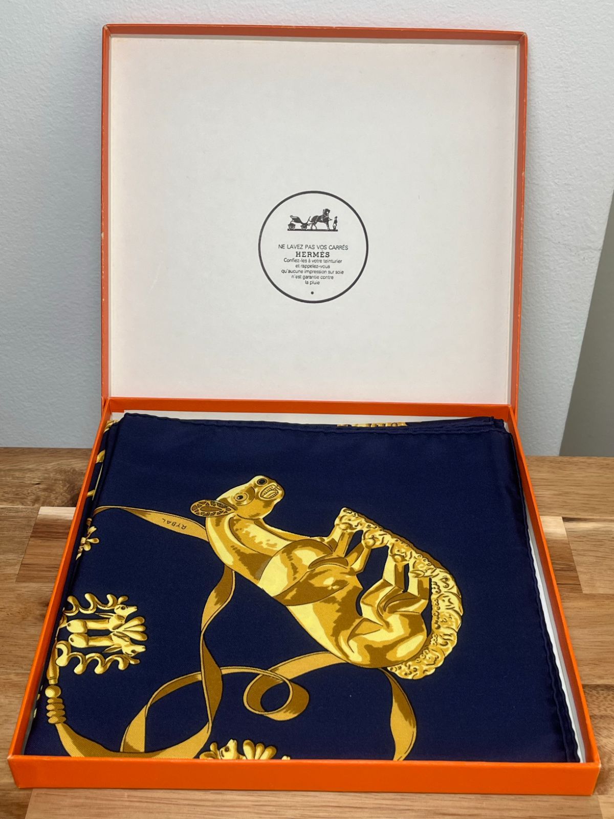 良品【HERMES】LES CAVALIERS D'OR /黄金の騎士/カレ90 HERMES エルメス カレ90 LES CAVALIERS D'OR 黄金の騎士