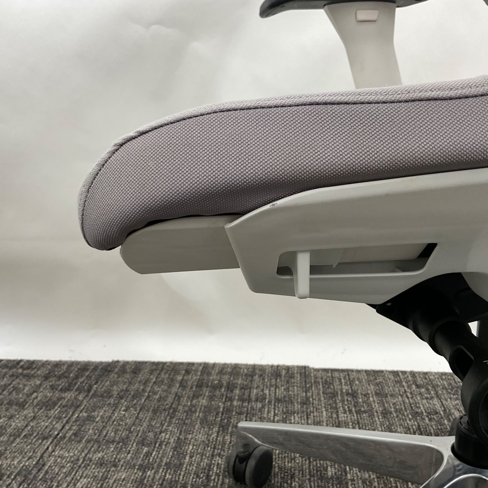 ITOKI イトーキ Sequa セクア 2020年製造 動作良好 清掃済み MARWIL-DEMENAGEMENTS_CH