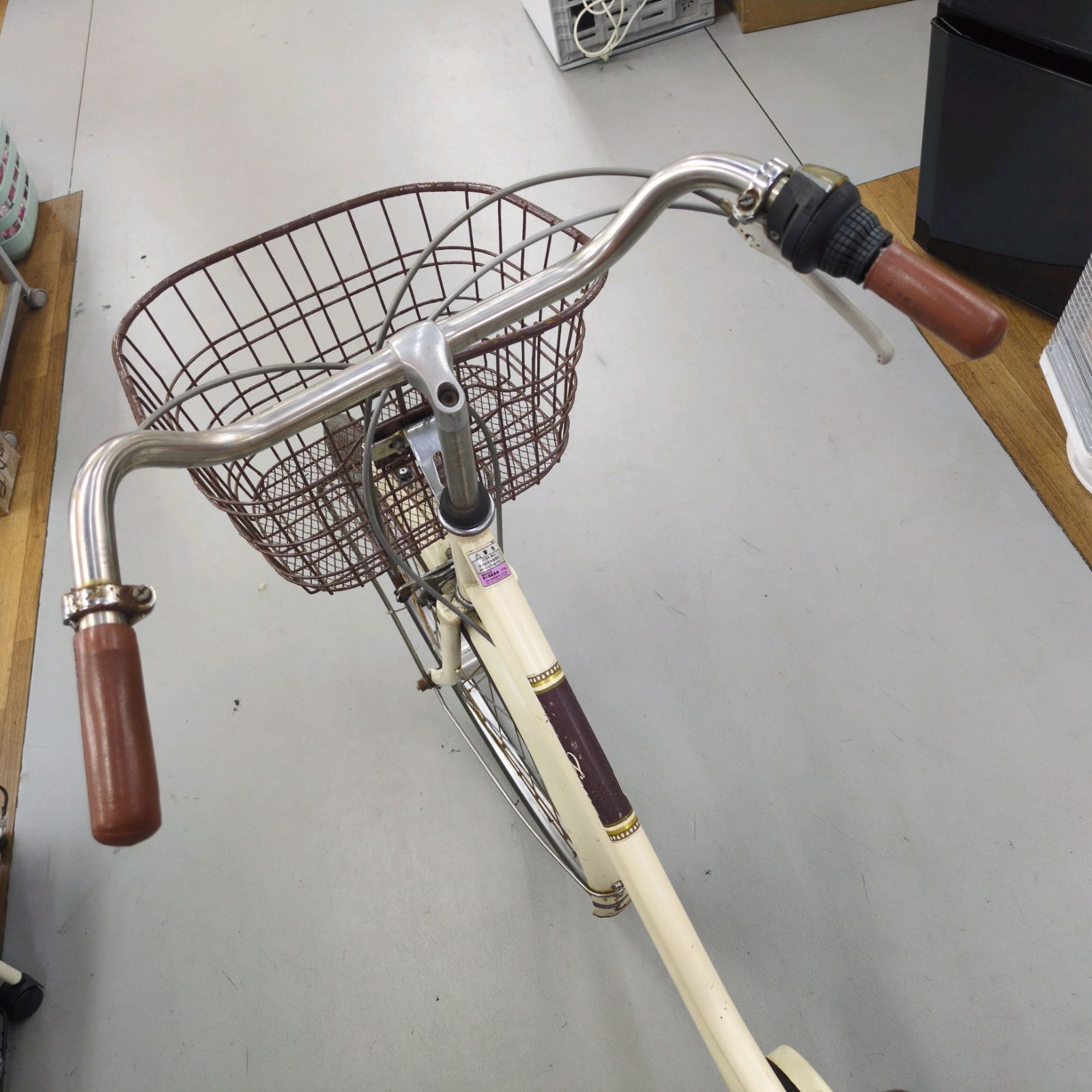 【大注目?売切れ注意】 J266 変速機能不可 サビキズ有り 普通自転車 Fiona LEDオート 27インチ