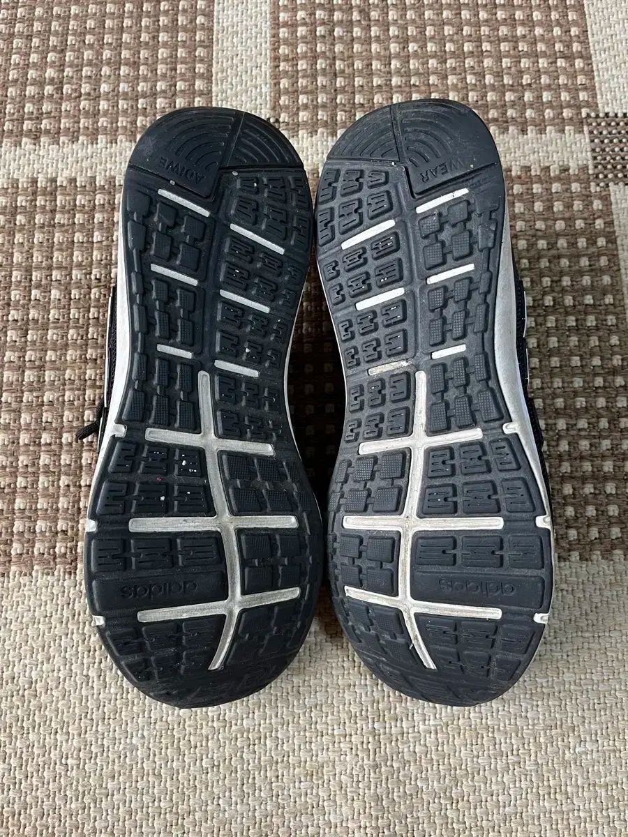 雷市場（ポンジャン）商品韓国直送】adidas(アディダス) スニーカー