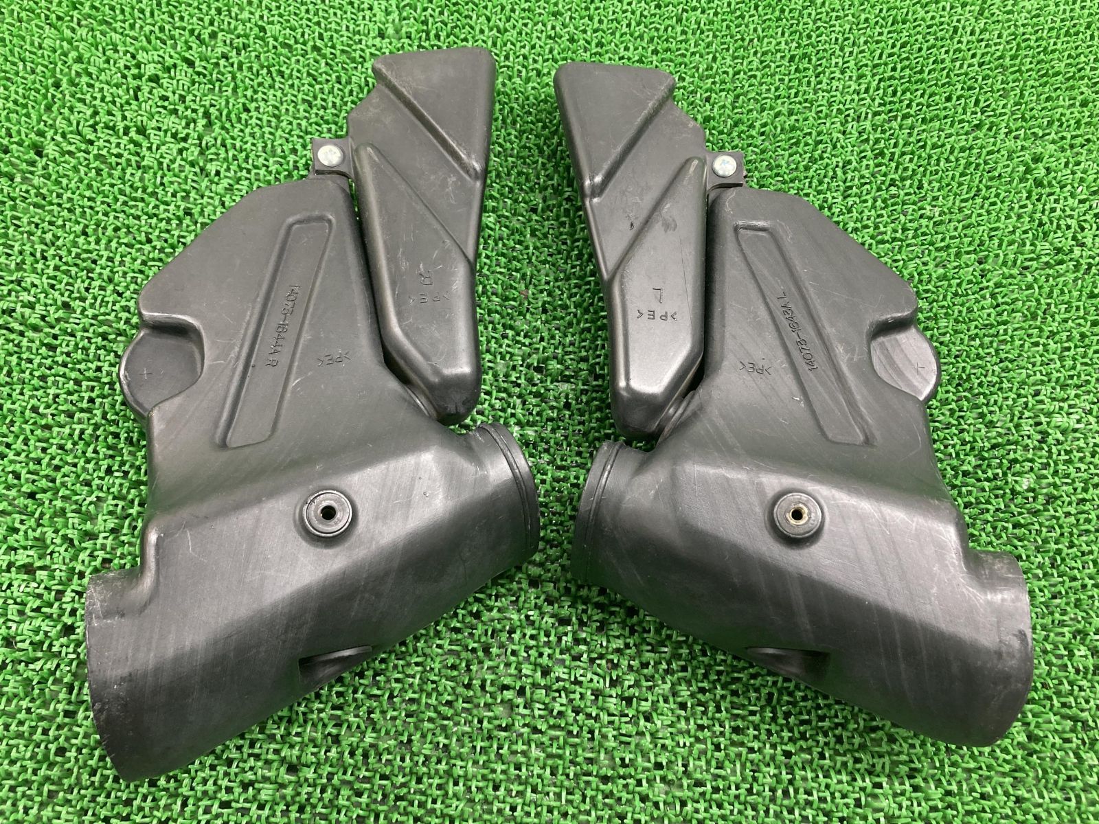 ショウ ZX-7R 割引 エアインテークダクト 左右 14073-1643A/14073-1644A