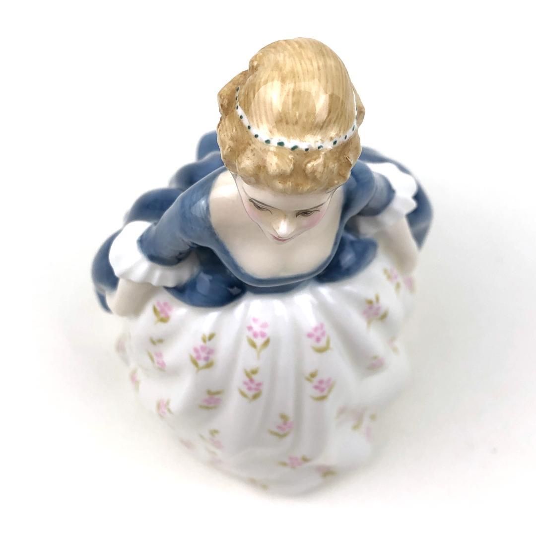 ROYAL DOULTON ロイヤルダルトン／陶器製人形 イギリス製 女性 人形