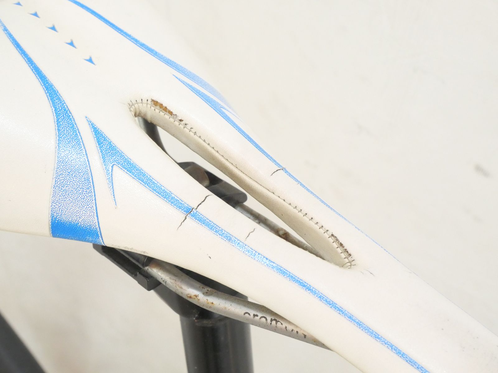 クロスバイク バイチャリ浦和ベース