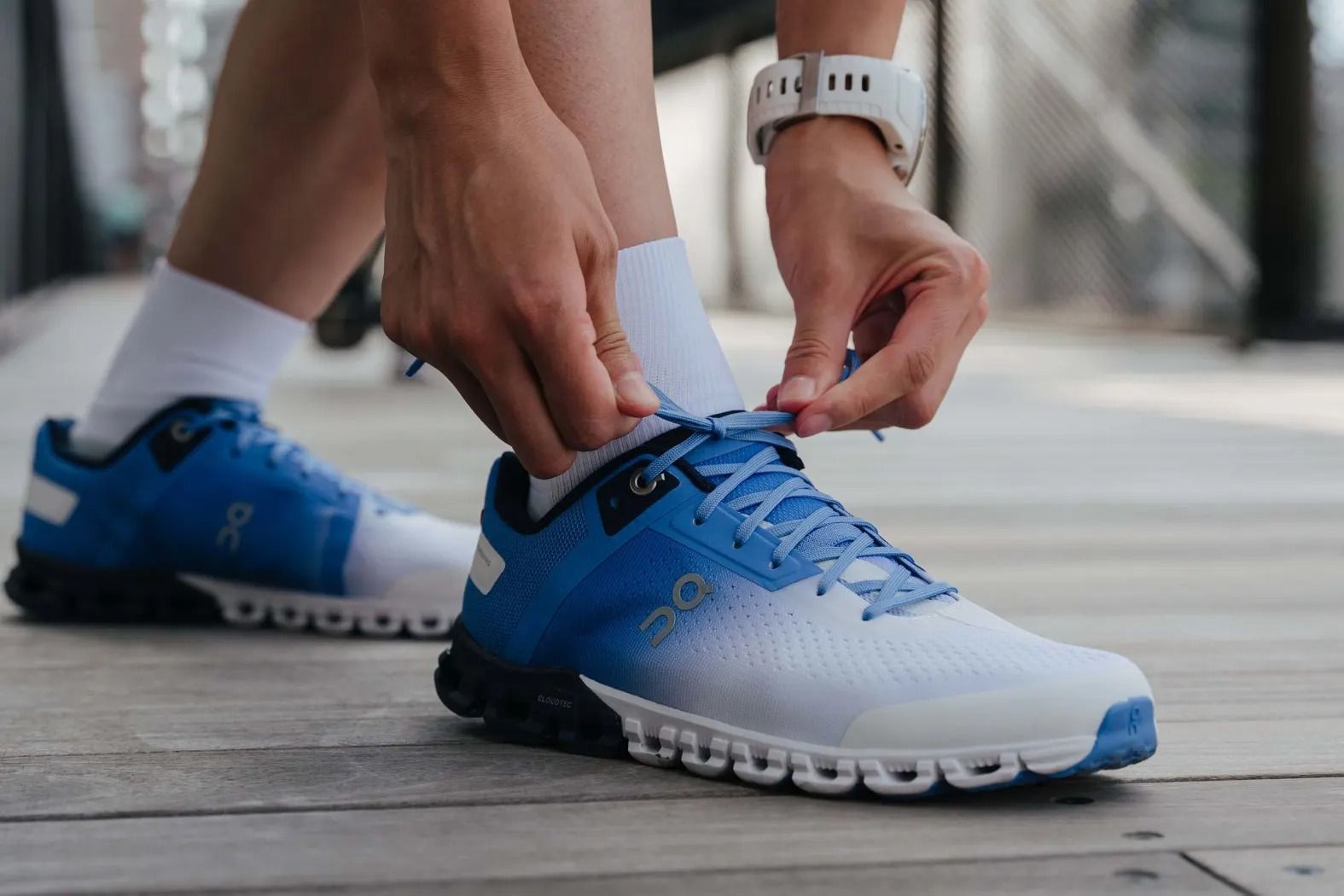 オン On Cloudflow クラウドフロー ランニングシューズ 靴 ウィメンズ