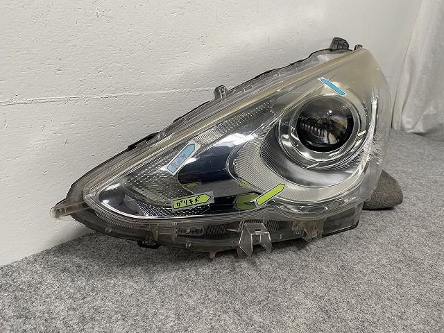 アクア/AQUA NHP10 純正 中期 左 ヘッドライト/ランプ LED