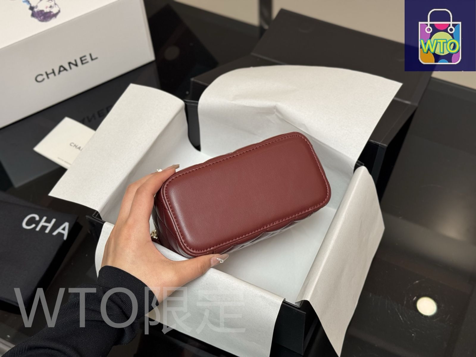 今日特価】Chanel Handle Makeup Box ハンドルメイクボックス