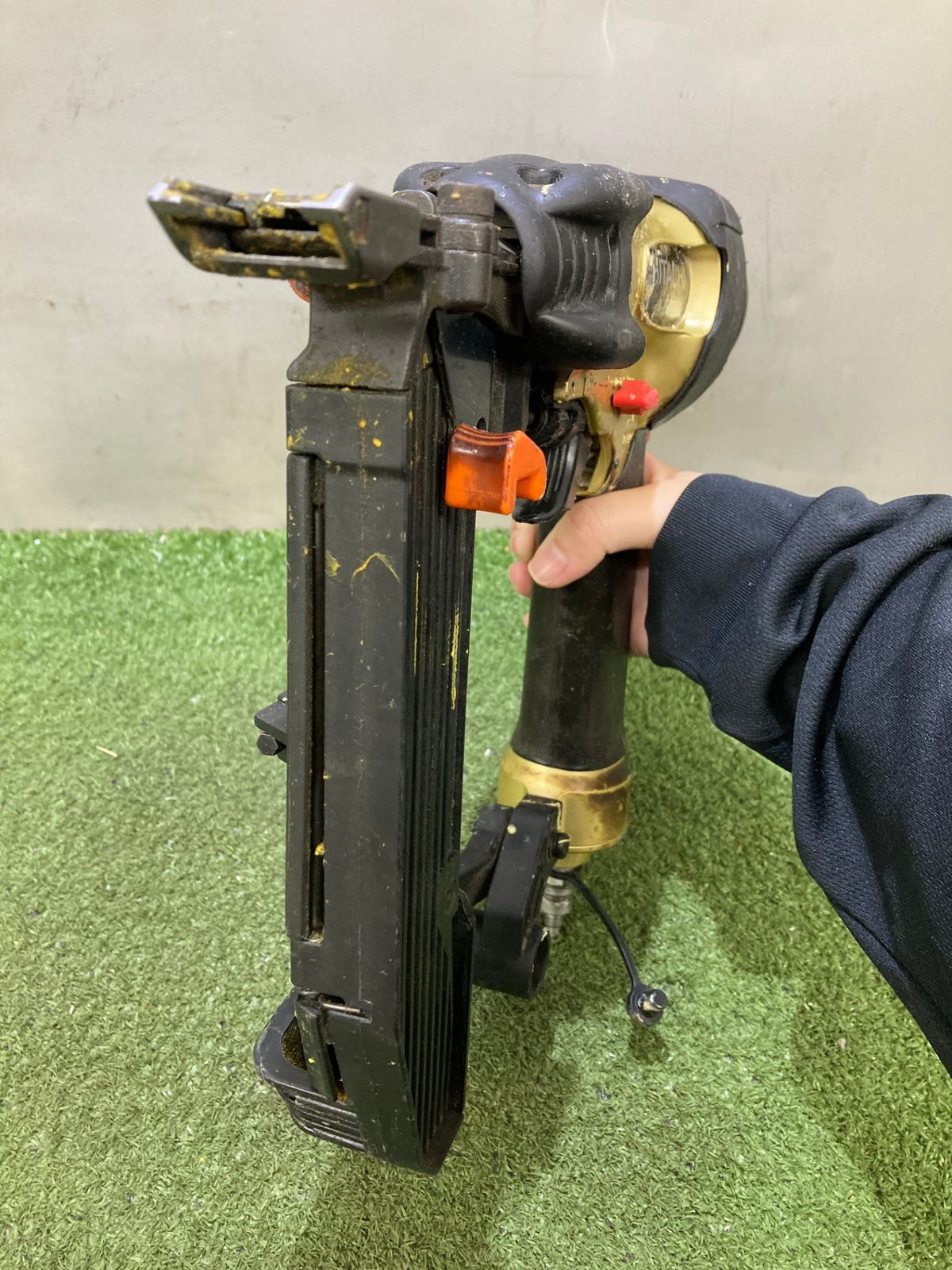 日立工機 50㎜高圧フロアタッカ